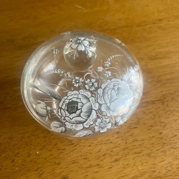 Glass bowl with cover - Picture 1 of 5